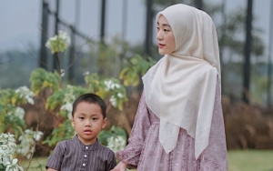 Kini Berdua dengan Sang Putra, Larissa Chou Beri Respons Telak Saat Disebut Butuh Sosok Penjaga