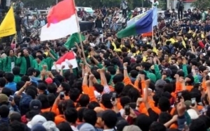 Sejumlah Orang Diduga Penyusup Demo 11 April Diamankan Polisi, Ada yang Bawa Senjata Tajam