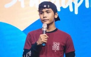 Momen Langka Bintang Emon Umbar Kemesraan, Balas Menohok Usai Calon Istri Diledek Pura-Pura Bahagia