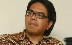 Ade Armando Puncaki Trending Topic Usai Dikeroyok di Demo 11 April, Begini Kronologinya