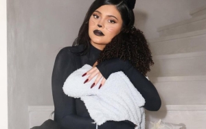 Kylie Jenner Akui Belum Beri Sang Putra Nama Baru Usai Hapus Identitas 'Wolf'