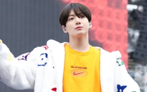 Begini Reaksi Lucu Jungkook BTS Lihat Fanboy Angkat Baju di Konser Las Vegas