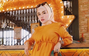 Medina Zein Kejutkan Publik Kembali Tampil Berhijab, Rujuk dengan Lukman Azhari?