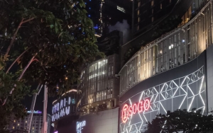 Wali Kota Surabaya Pantau Lokasi Kebakaran Tunjungan Plaza 5 Hingga Masuk ke Dalam Gedung Mal