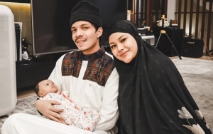 Belum Genap 2 Bulan, Ameena Putri Atta Halilintar Difoto Saat Pakai Hijab Pancing Komentar Begini