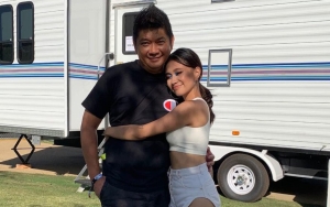 Tampil di Coachella 2022, Momen NIKI Notice Sang Ayah Jadi Sorotan