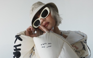 Agnez Mo Ladeni Netizen yang Nekat Komen Julid, Tagar #WeLoveYouAgnezMo Langsung Trending