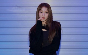 Gaun Ternyata Diubah, Intip Perbedaan Gaya Lee Sung Kyung di Prescon 'Shooting Stars' Vs Model 