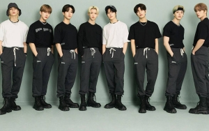 Member Stray Kids Balapan Mengukur Panjang Tangan, Milik Felix Bikin Gemas