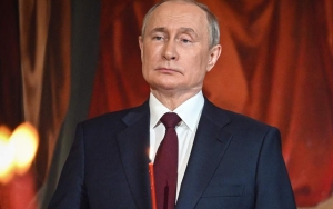 Kondisi Presiden Rusia Vladimir Putin Saat Hadiri Misa Paskah Picu Rumor Soal Kesehatannya