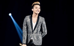 Penampilan G-Dragon BIGBANG Datangi Pameran Seni Buat Pangling Netizen 