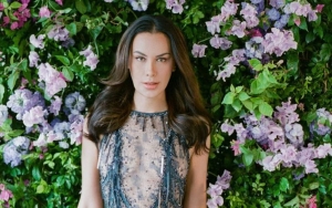 Jelang Usia Senja, Perut Sophia Latjuba Makin Sixpack Bikin Envy Parah