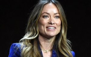 Olivia Wilde Mendadak Viral Usai Didapati Bawa Amplop Bertuliskan Pribadi Dan Rahasia