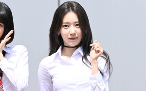 Visual Miyawaki Sakura LE SSERAFIM Syuting 'Ask Us Anything' Bikin Pangling