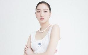  Kim Go Eun Tuai Sorotan Tampil Chic Pamer Tas Senilai Puluhan Juta Rupiah