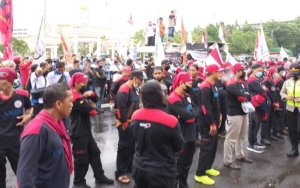 Buruh Gelar Aksi May Day di Depan KPU Saat Musim Mudik, Polisi Ungkap Peserta Hanya 50 Orang