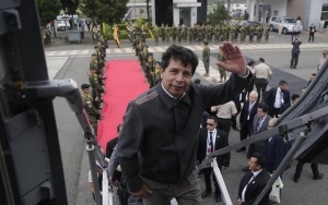 Presiden Peru Ngebut Pulang Dari Ekuador dengan Mobil Untuk Hindari Mosi Pemakzulan