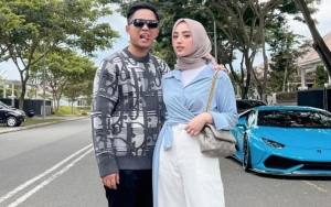 Lebaran Pertama Tanpa Suami, Dinan Fajrina Bagikan Foto Lawas Bareng Doni Salmanan