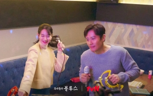 Lee Byung Hun dan Shin Min A Romantis di Poster Baru 'Our Blues', Kode Segera Pacaran?