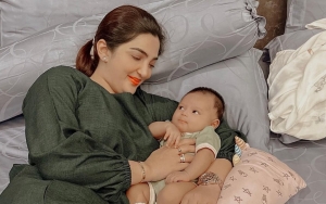 Ashanty Punya Cara Jitu Agar Bisa Gendong Ameena, Aurel Hermansyah Sindir Begini