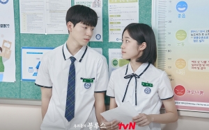 Ada 'Our Blues', Tren Alur Drama Tentang Remaja Hamil di Luar Nikah Picu Kekhawatiran