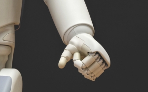 Ilmuwan Buat Chef Robot yang Bisa Tiru Proses Makan Manusia Untuk Ciptakan Makanan Lebih Lezat