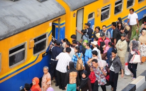 H+2 Lebaran Antusiasme Pemudik Masih Tinggi, 35 Ribu Penumpang Kereta Berangkat dari Jakarta