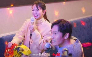 Lee Byung Hun dan Shin Min A Pamerkan Ekspresi Penuh Arti Kala Lakukan Ini di Teaser 'Our Blues'