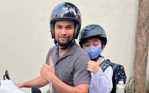 Putra Teuku Wisnu Mendadak Kenakan Handuk dengan Cara Tak Biasa, Penyebabnya Bikin Terenyuh