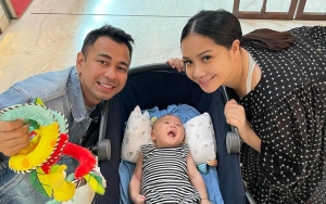 Nagita Slavina-Raffi Ahmad Liburan Di Pantai,  Rayyanza Pasrah Saat Dibaringkan Di Atas Pasir