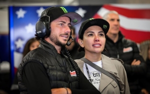 Bikin Pengumuman Ini, Nikita Mirzani Segera Islamkan John Hopkins Sang Pacar?