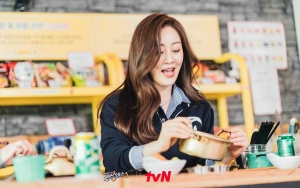 Oh Na Ra Nikmati Makan Mi Goreng Indonesia di 'The Sixth Sense 3'