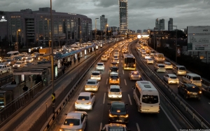 H+8 Lebaran Masih Terjadi Antrean Arus Balik: Mobil Mengular Hingga 1 Km Di GT Cikampek Utama