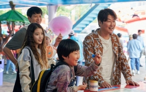 IU Dibuat Nangis Oleh Perkataan Song Kang Ho Saat Syuting Film 'Broker'