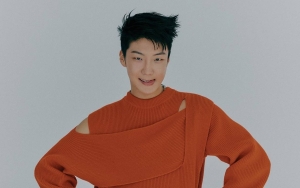 Lokal Abis, Lee Seung Hoon WINNER Dance dan Nyanyi Lagu Indonesia Timur