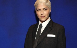 Selma Blair Akui Pertama Kali Mabuk Usia 7 Tahun, Beber Perjuangan Lepas Dari Alkohol