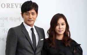 Jarang Terekspos, Jang Dong Gun dan Go So Young Terciduk Foto Bareng Pamer Pose Uwu