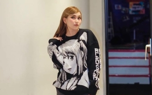 Nikmati Suasana Pantai, Ayu Ting Ting Kenakan Dress Mini Hingga Kulit Bening Terpampang Nyata