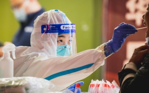 Perusahaan Pengujian COVID-19 Tiongkok Diselidiki Terkait Dugaan Hasil Tes Palsu