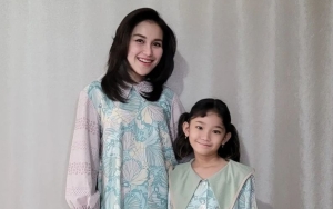 Liburan ke Pantai, Ayu Ting Ting Malah Akui Kesal Gara-gara Kulit Sang Putri