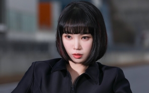 Kim Chaewon Pakai Outfit Under Boobs Di Teaser Debut LE SSERAFIM Disorot, Intip 10 Gayanya Slay Abis