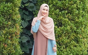 Hamil, Anisa Rahma Girang Saat Perdana Bagikan Foto Test Pack Garis Dua