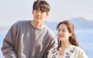 Bikin Antusias, Ini Bocoran Adegan Mesra Kim Woo Bin dan Han Ji Min di 'Our Blues'