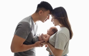 Nikita Willy Mendadak Rindu Baby Izz Saat Asyik Ngedate dengan Suami, Langsung Lakukan Ini