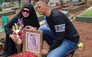 Momen Tiara Marleen Ziarah Ke Makam Vanessa Angel, Tuai Kecaman Gegara Sebut Nama Gala Sky