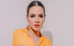 Viral Video Raisa Kena Kembang Api Panggung, Ekspresi Saat Kesakitan Malah Jadi Perbincangan