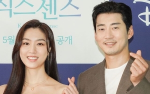 Terpikat, Yoon Kye Sang Anggap Kecantikan Seo Ji Hye sebagai Daya Tarik 'Kiss Sixth Sense'