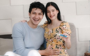 Ruang TV Bersejarah , Intip Rumah Aditya Zoni dan Yasmine Ow Dalam 10 Potret Ini