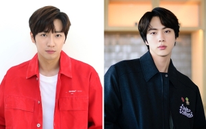 Lee Sang Yeob Pamer Kencan Golf Bareng Jin BTS, Barang Couple Curi Perhatian