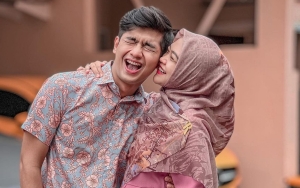 Suami Ajak Dinner dengan Konsep Penuh Bunga, Ricis Malah Bingung: Padahal Saya Nggak Makan Kembang
